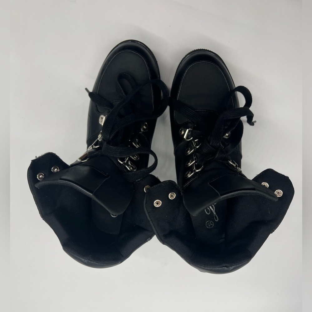 Black unisex size 4 combat boots leather, vinyl and suede - Picture 6 of 13